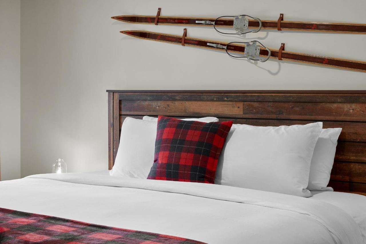 Newly Renovated Grizzly Lodge, Spacious 3Br 2Ba With Open Pool, Hot Tub Canmore Eksteriør billede