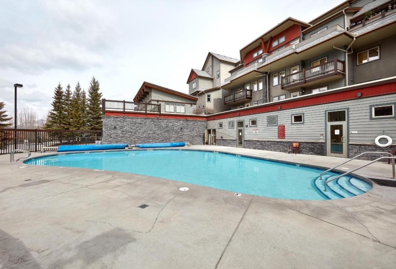 Newly Renovated Grizzly Lodge, Spacious 3Br 2Ba With Open Pool, Hot Tub Canmore Eksteriør billede