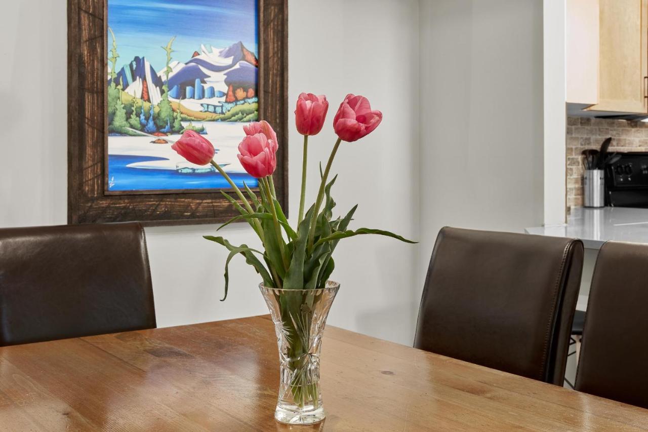 Newly Renovated Grizzly Lodge, Spacious 3Br 2Ba With Open Pool, Hot Tub Canmore Eksteriør billede