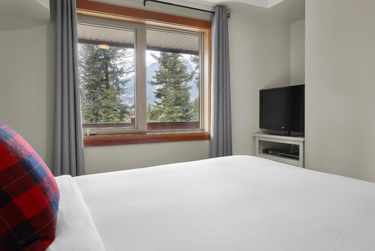 Newly Renovated Grizzly Lodge, Spacious 3Br 2Ba With Open Pool, Hot Tub Canmore Eksteriør billede