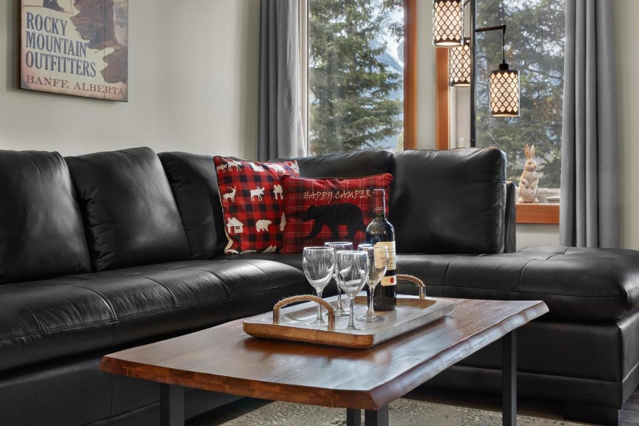 Newly Renovated Grizzly Lodge, Spacious 3Br 2Ba With Open Pool, Hot Tub Canmore Eksteriør billede