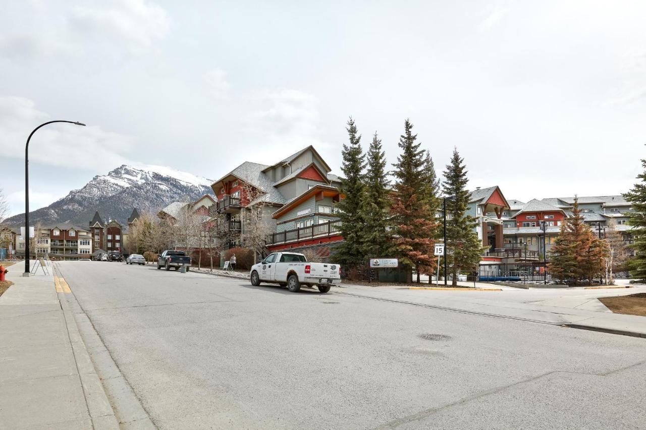 Newly Renovated Grizzly Lodge, Spacious 3Br 2Ba With Open Pool, Hot Tub Canmore Eksteriør billede